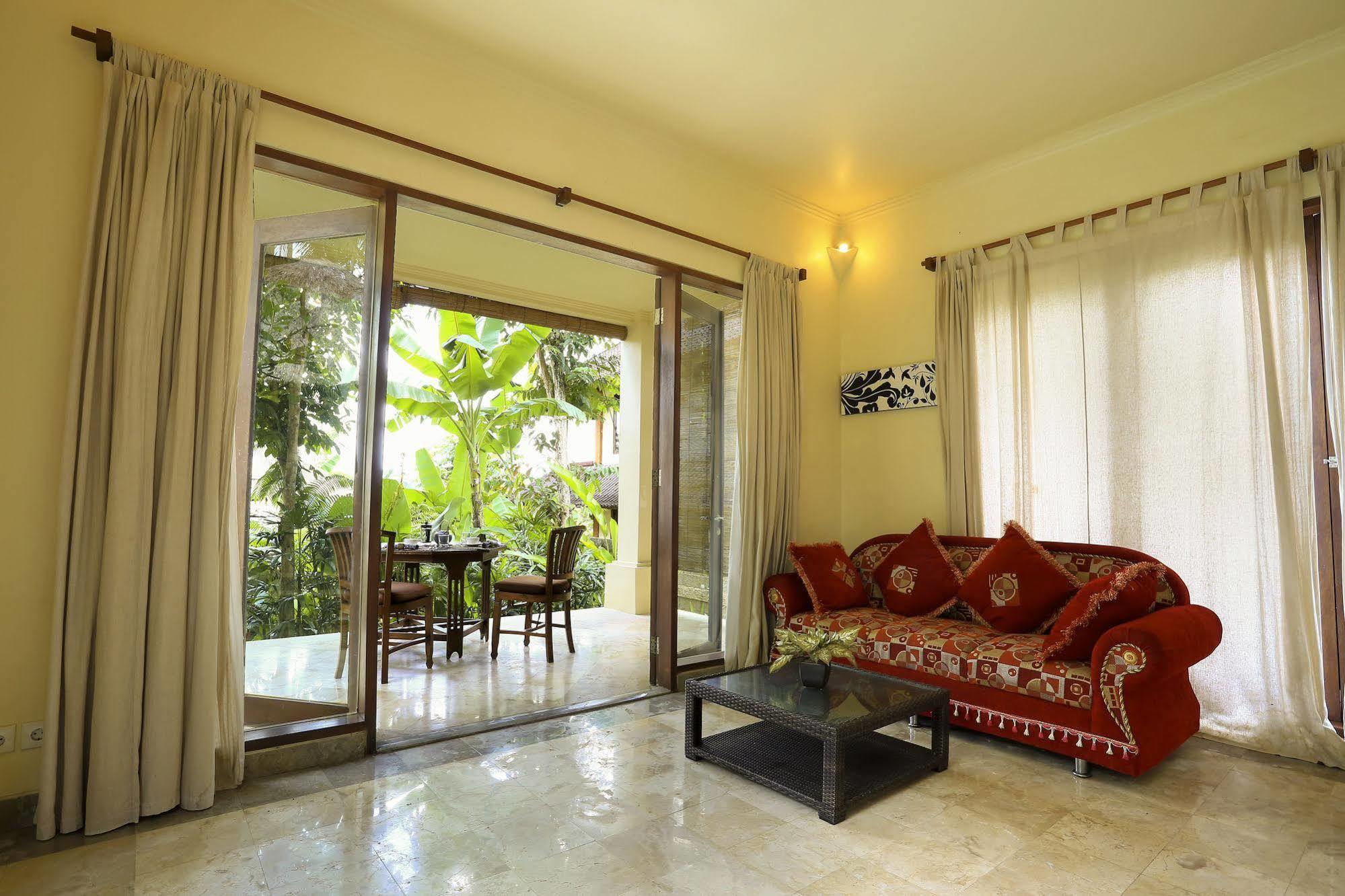 Gayatri Ubud Exterior photo