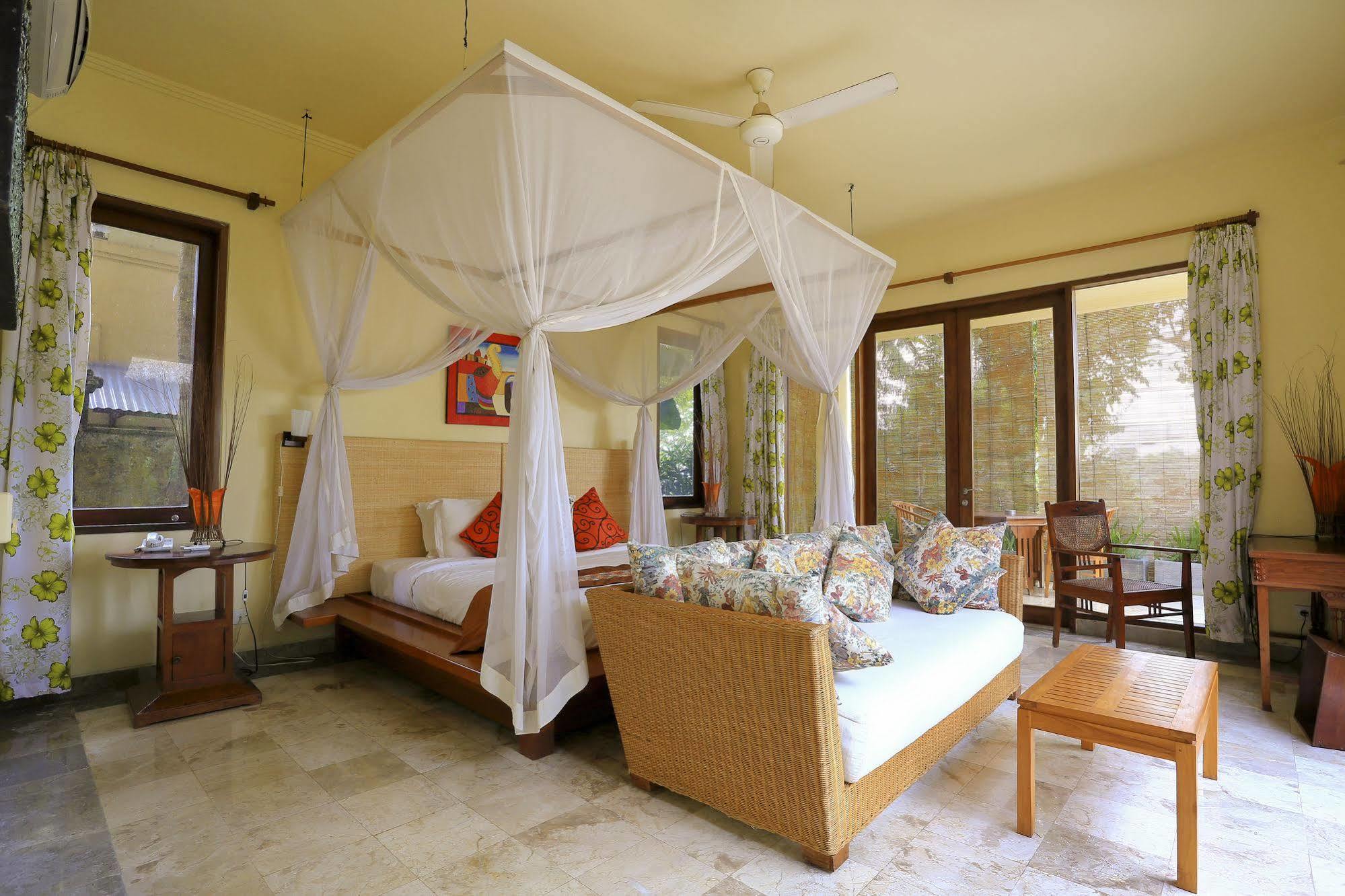 Gayatri Ubud Exterior photo